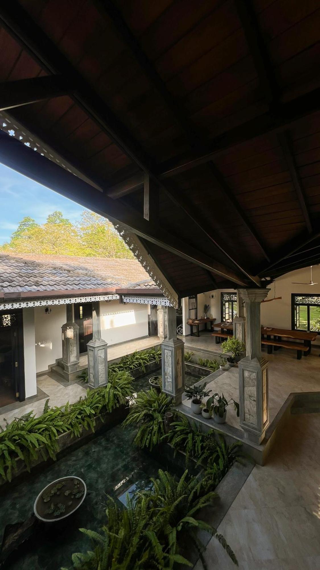 Hotel Roots Retreat Unawatuna Esterno foto