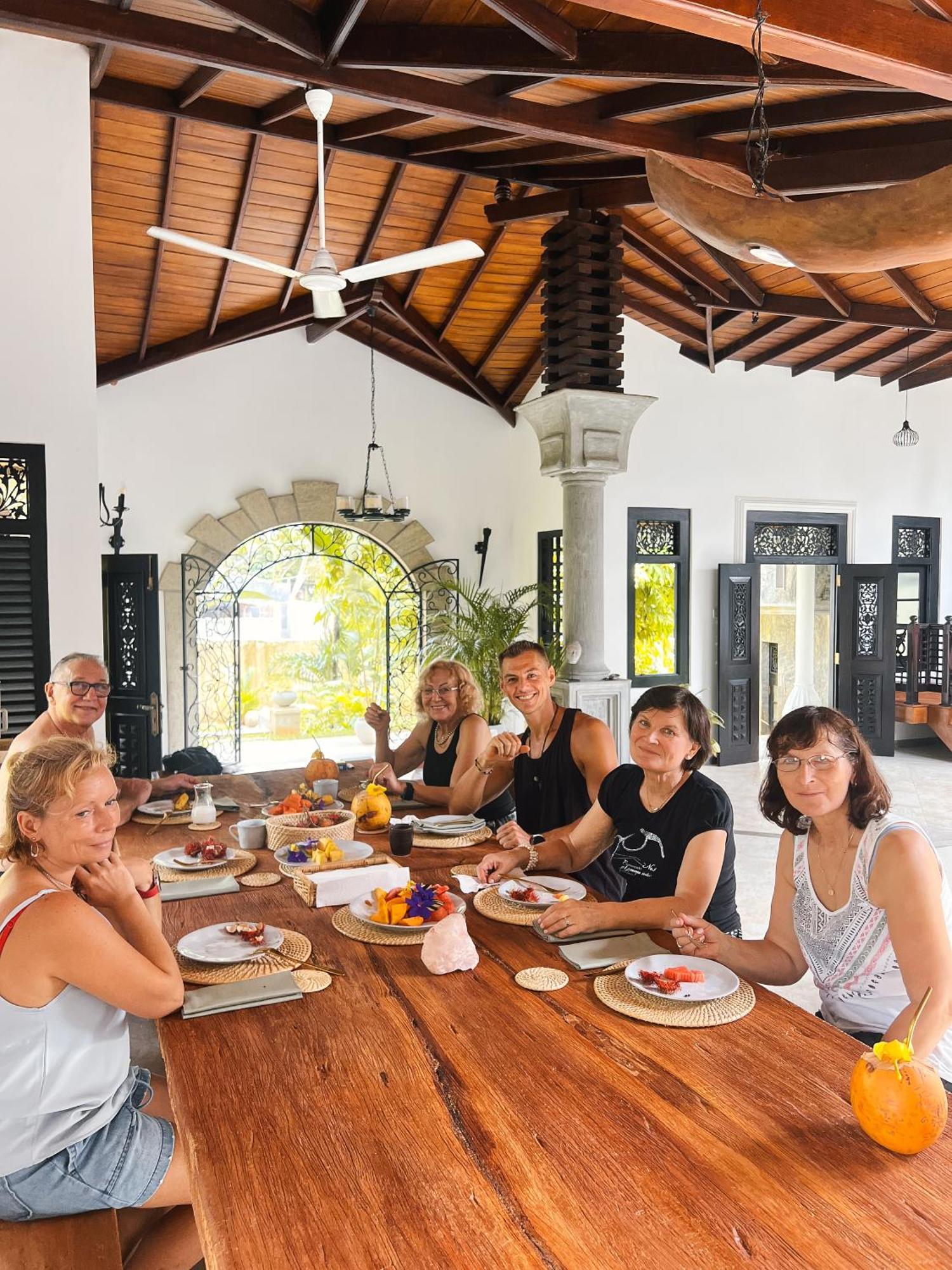 Hotel Roots Retreat Unawatuna Esterno foto